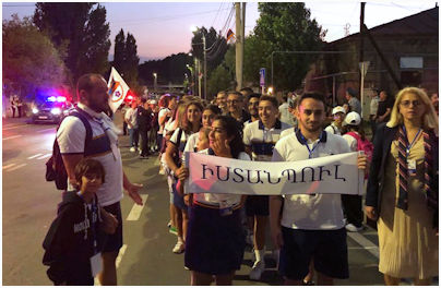 ԼՈՒՍԱՆԿԱՐՆԵՐ՚ ՄՈՒՐԱՏ ԷԶԷՐ